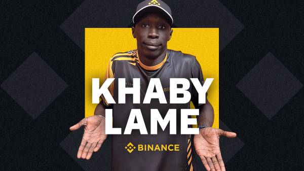 Οι TikTok Star Khaby Lame και Binance, επι...